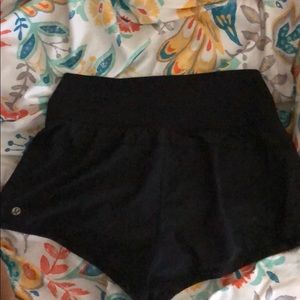 Lulu Lemon Highwaisted workout shorts size 8